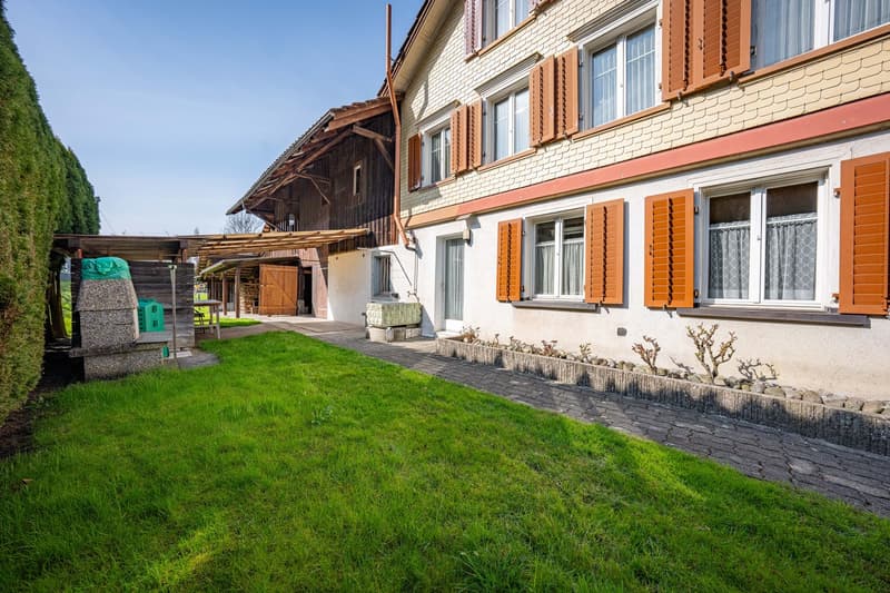 Single-family house with barn (5)
