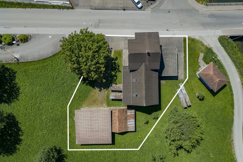 Detached house with double garage, barn and separate outbuilding (3)