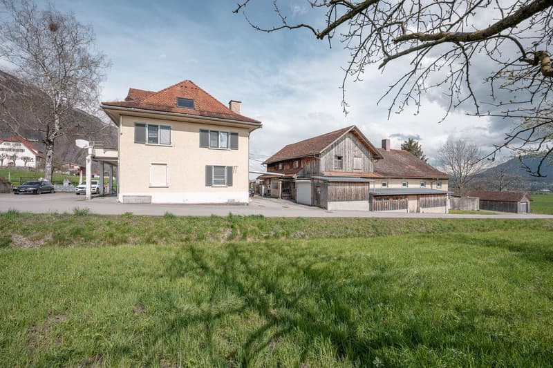 Wohn- und Geschäftshaus mit Nebenbauten (12)