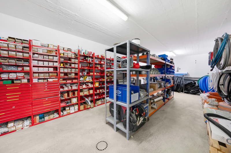 Commercial space (8)