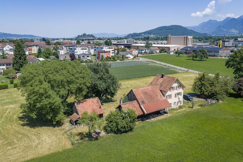 Maison unifamiliale avec bâtiments économiques (6)