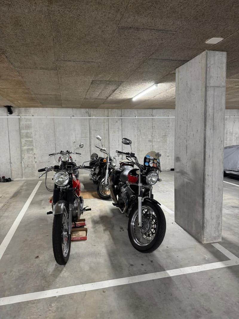 Tiefgaragenplatz (4)