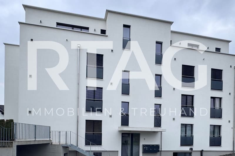 Aussenparkplatz (1)