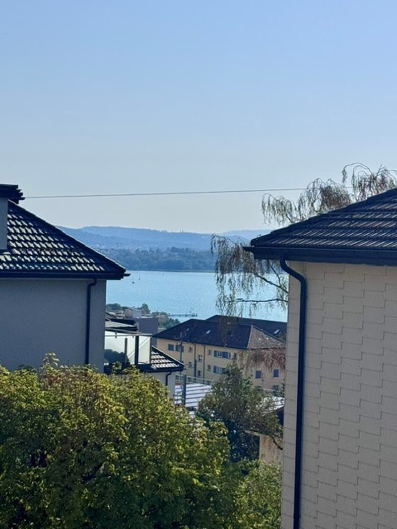 Charmant appartement de 3 pièces avec balcon et vue à Neuchâtel (12)