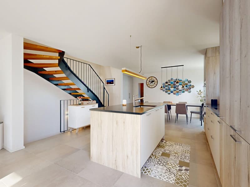 À PEINE DÉVOILÉE… DÉJÀ CONVOITÉE | Magnifique maison moderne – calme, vue & 5 places de parc (1)