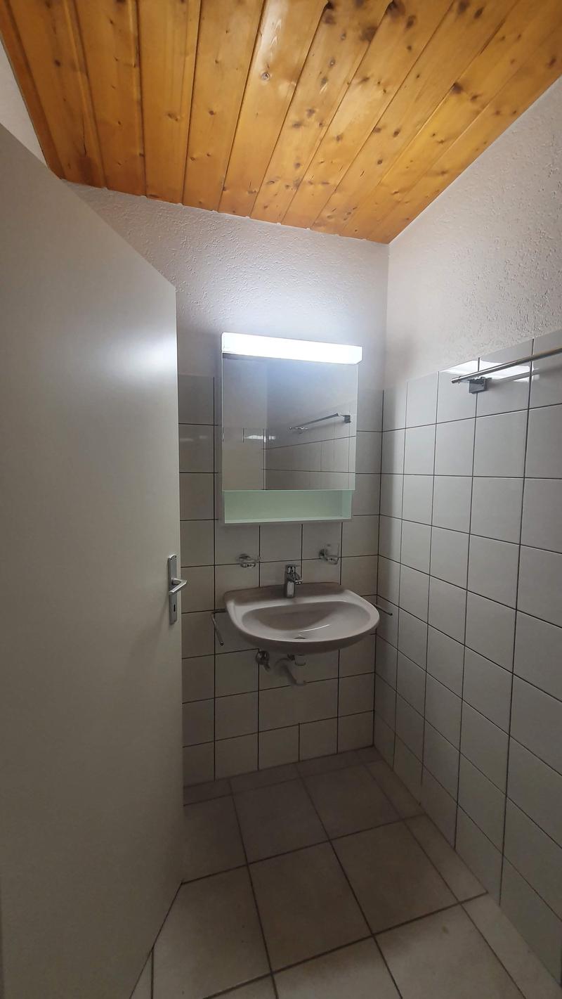 Charming 3.5-room apartment with balcony in Le Locle (7)