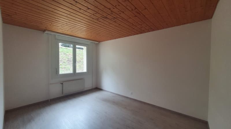 Charming 3.5-room apartment with balcony in Le Locle (5)
