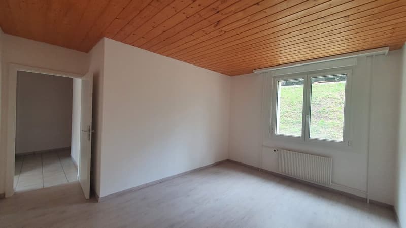 Charming 3.5-room apartment with balcony in Le Locle (6)