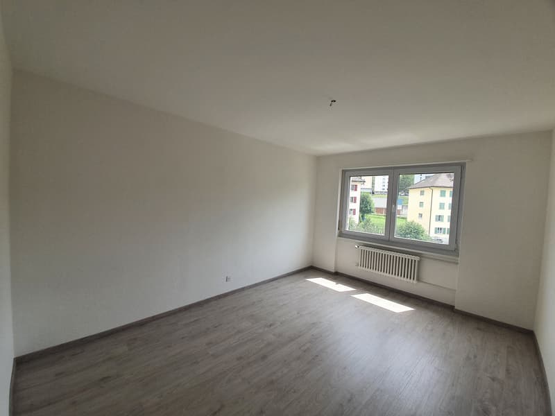 Helles 3.5-Zimmer-Wohnung mit Balkon (7)