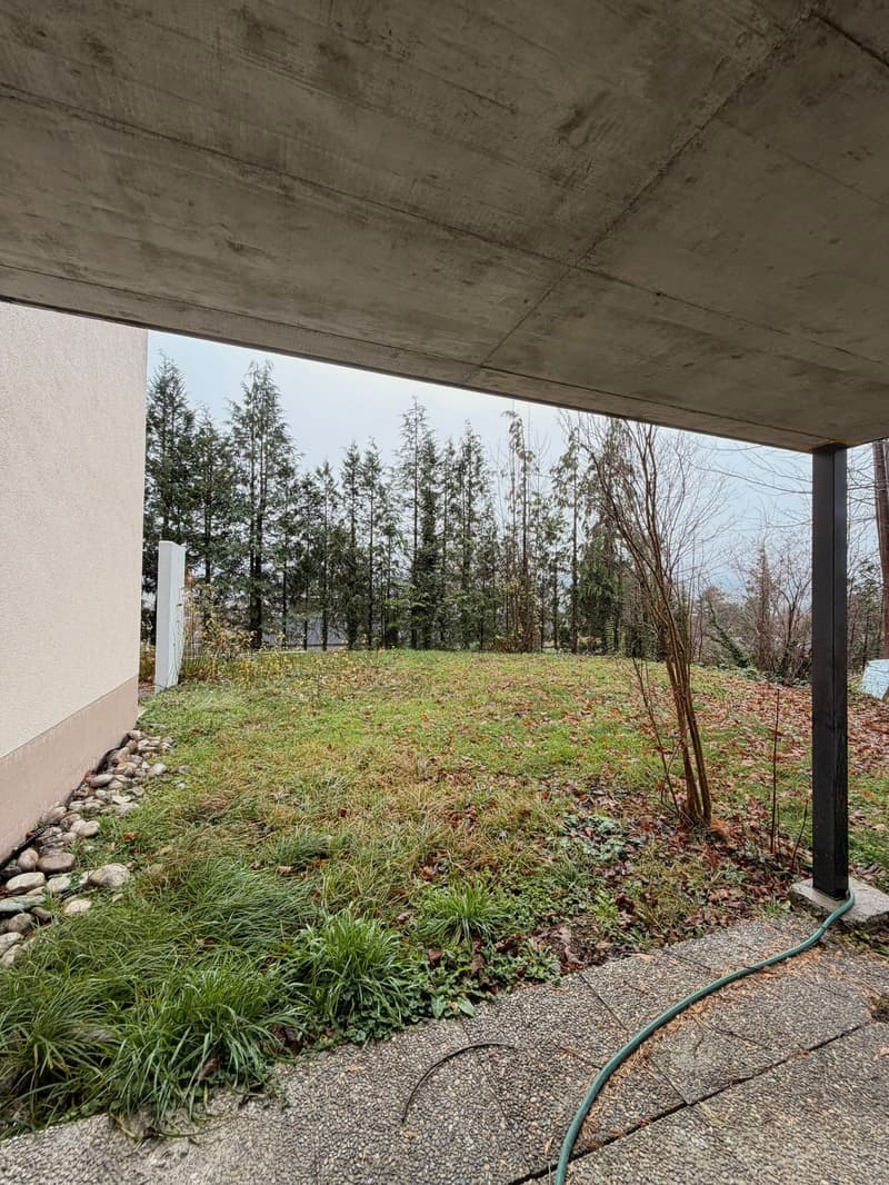 Villa moderna di 4,5 locali con garage e terrazze a Delémont (2)