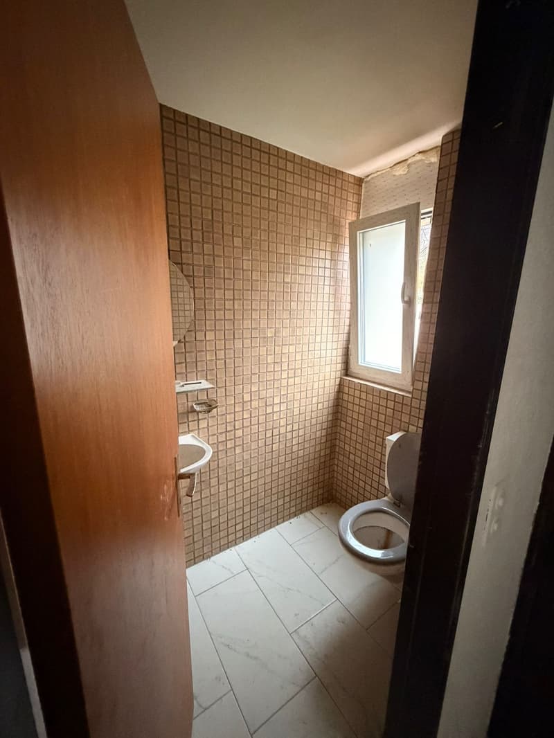 Villa moderna di 4,5 locali con garage e terrazze a Delémont (4)