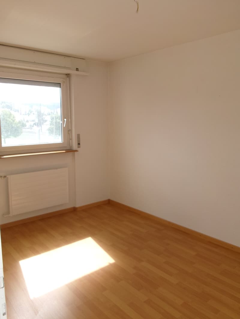 Charmant appartement de 4.5 pièces à La Chaux-de-Fonds (4)
