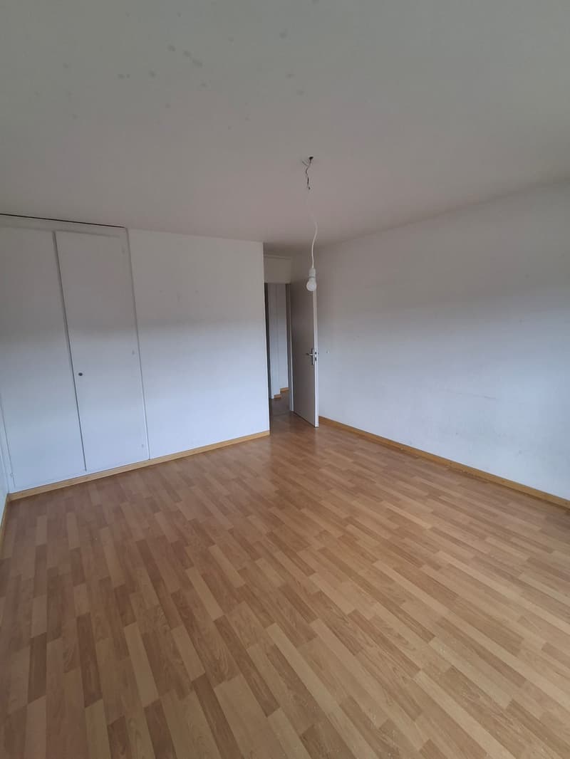 Appartement lumineux de 4.5 pièces avec balcon à La Chaux-de-Fonds (5)