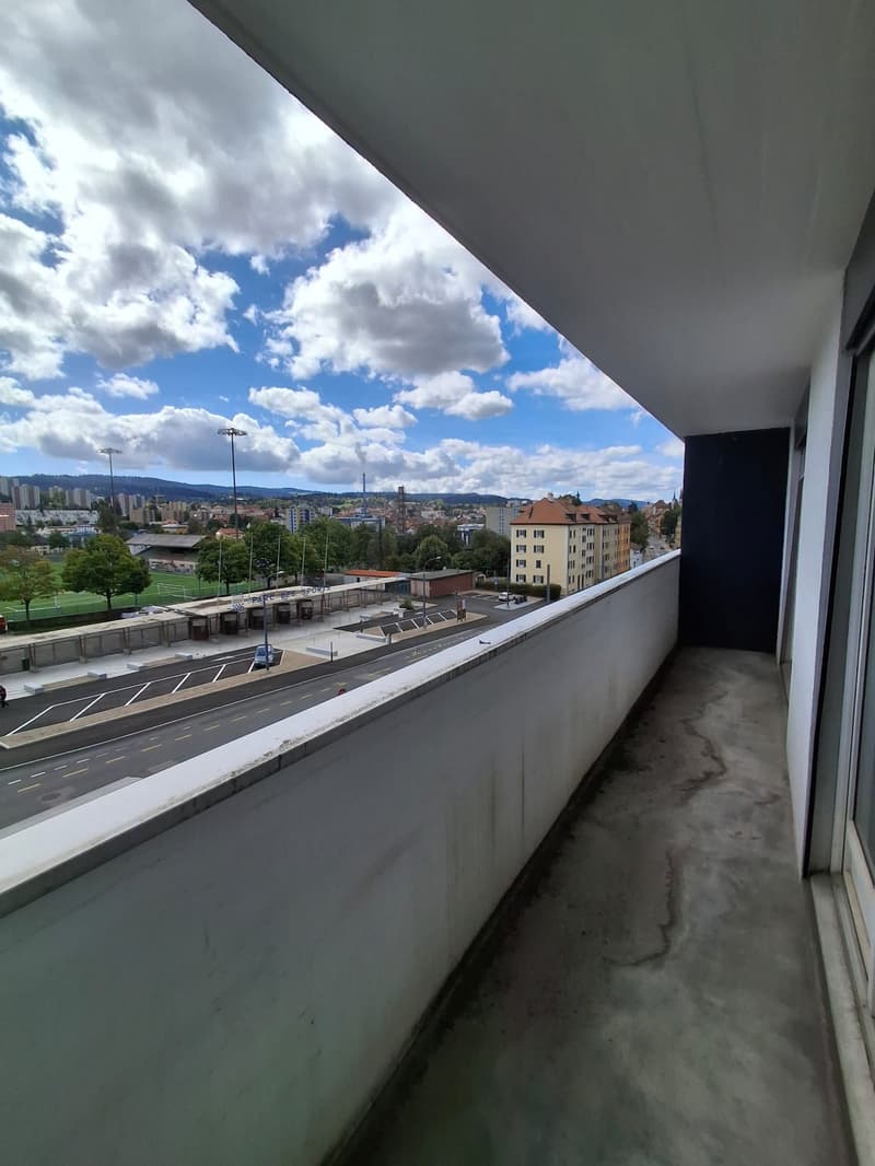 Appartement lumineux de 4.5 pièces avec balcon à La Chaux-de-Fonds (3)