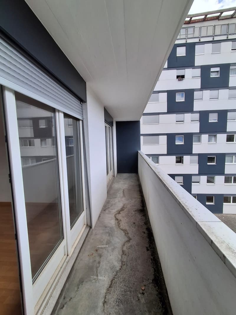 Appartement lumineux de 4.5 pièces avec balcon à La Chaux-de-Fonds (2)