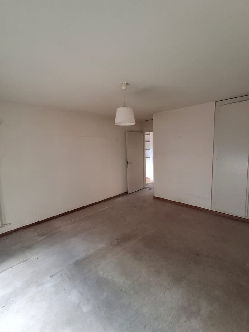 Appartement 2.5 pièces lumineux avec balcon à La Chaux-de-Fonds (3)