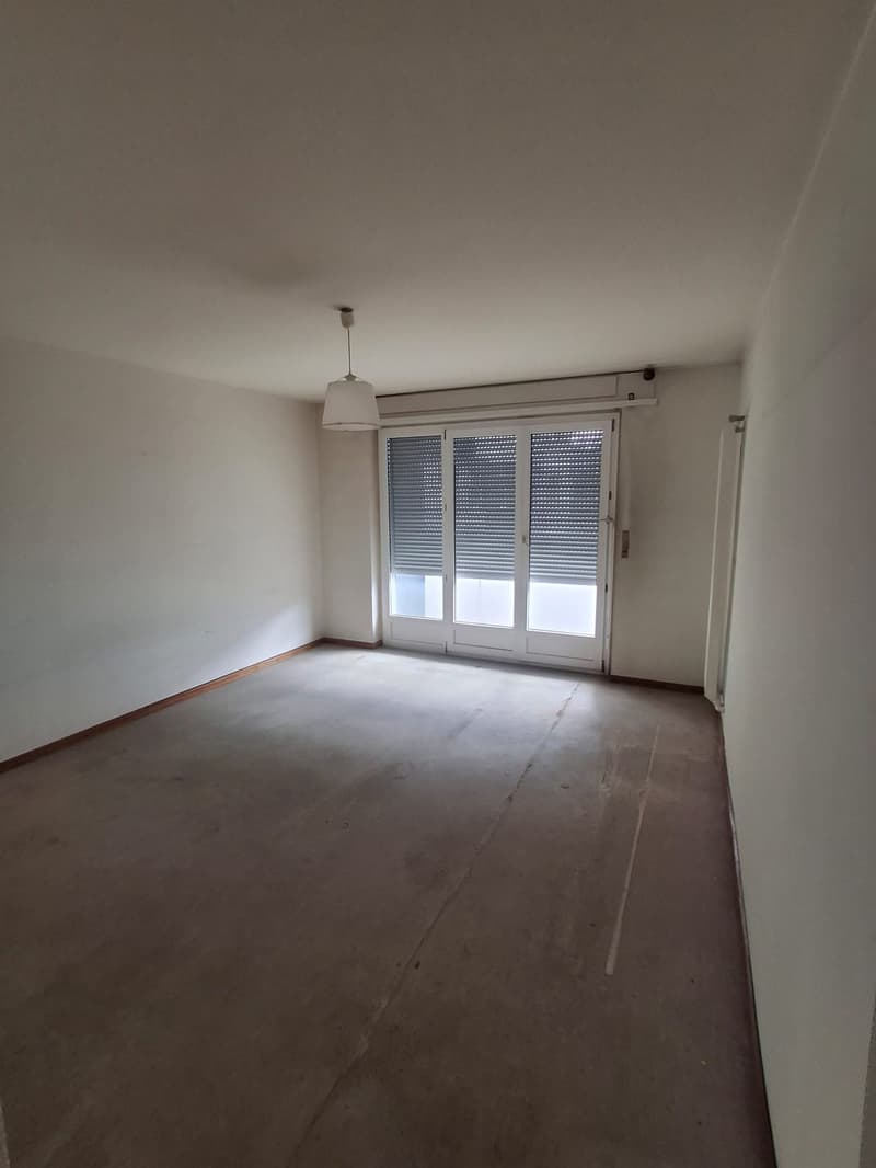 Appartement 2.5 pièces lumineux avec balcon à La Chaux-de-Fonds (4)