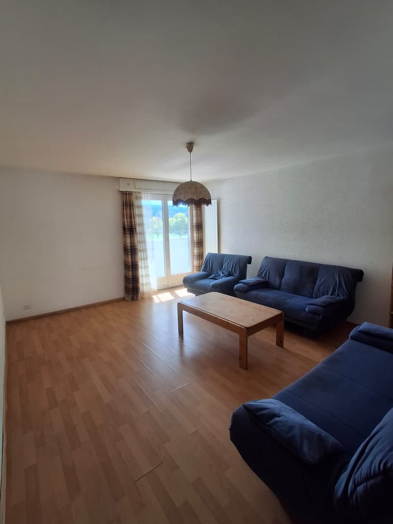 Appartement lumineux de 3.5 pièces avec balcon à La Chaux-de-Fonds (2)