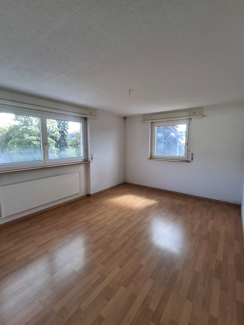 Appartement lumineux de 3.5 pièces avec balcon à La Chaux-de-Fonds (6)