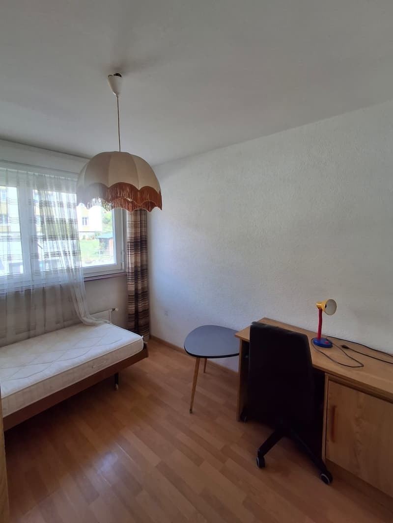 Appartement lumineux de 3.5 pièces avec balcon à La Chaux-de-Fonds (3)