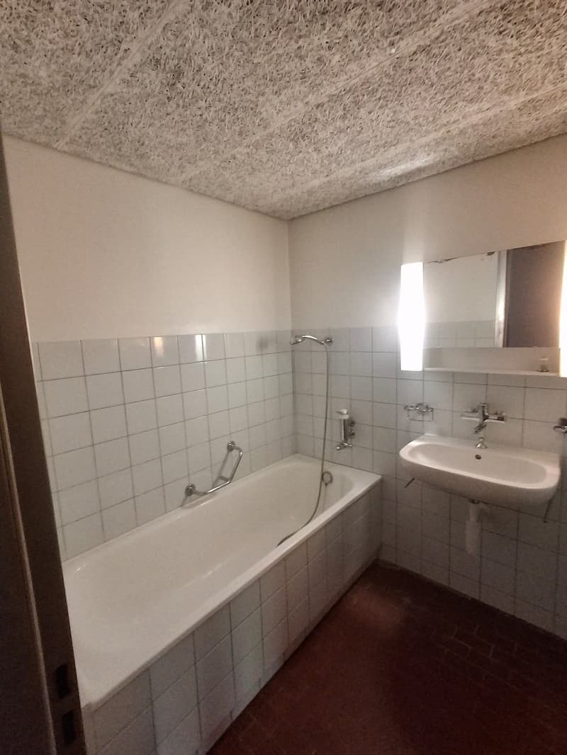 Appartement 3.5 pièces lumineux avec balcon à Le Locle (12)