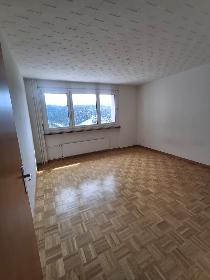 Appartement lumineux de 3.5 pièces avec balcon au Locle (8)
