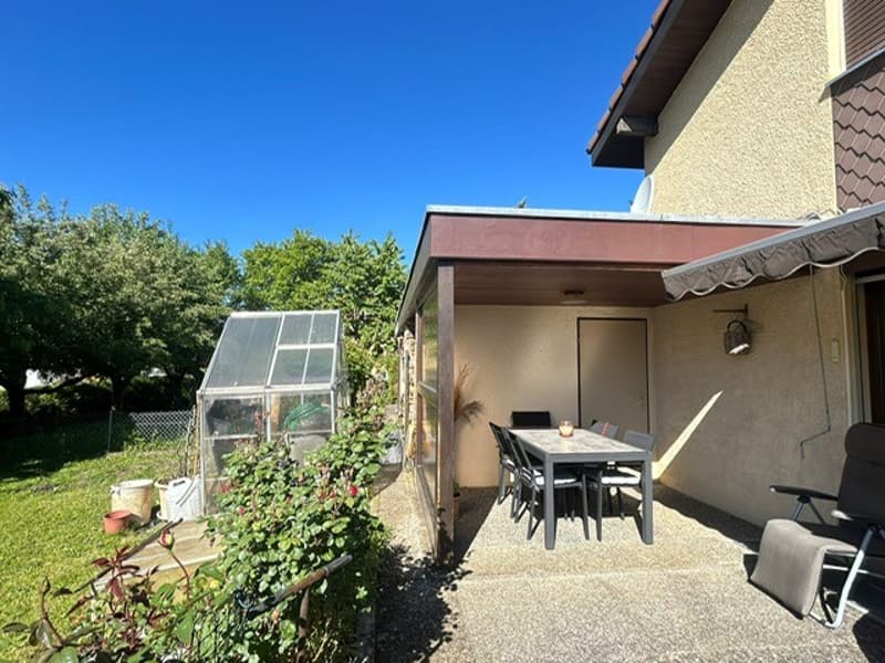 Bright and quiet semi-detached house in Bassecourt – 5 rooms with garage and terrace (5)