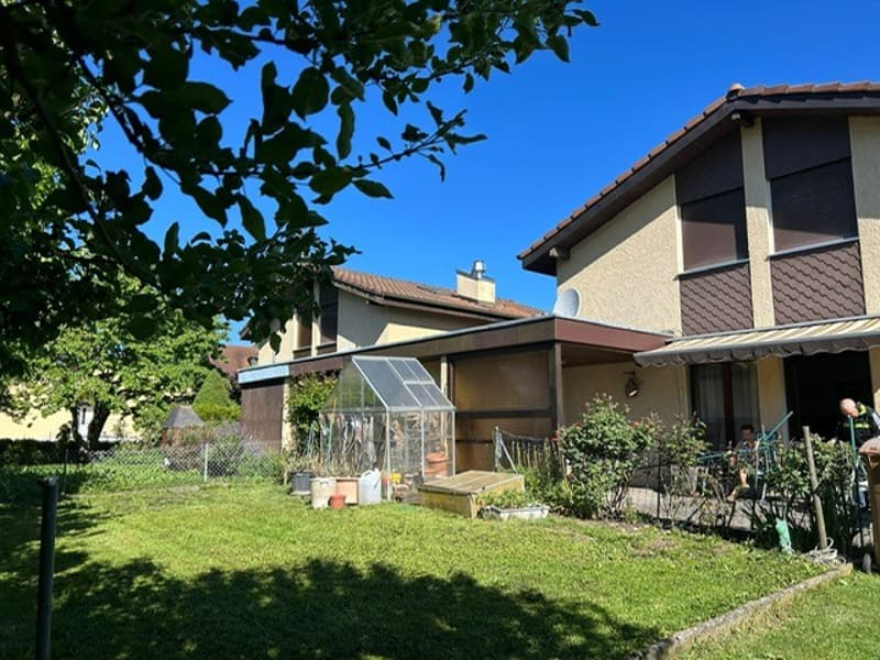 Bright and quiet semi-detached house in Bassecourt – 5 rooms with garage and terrace (3)