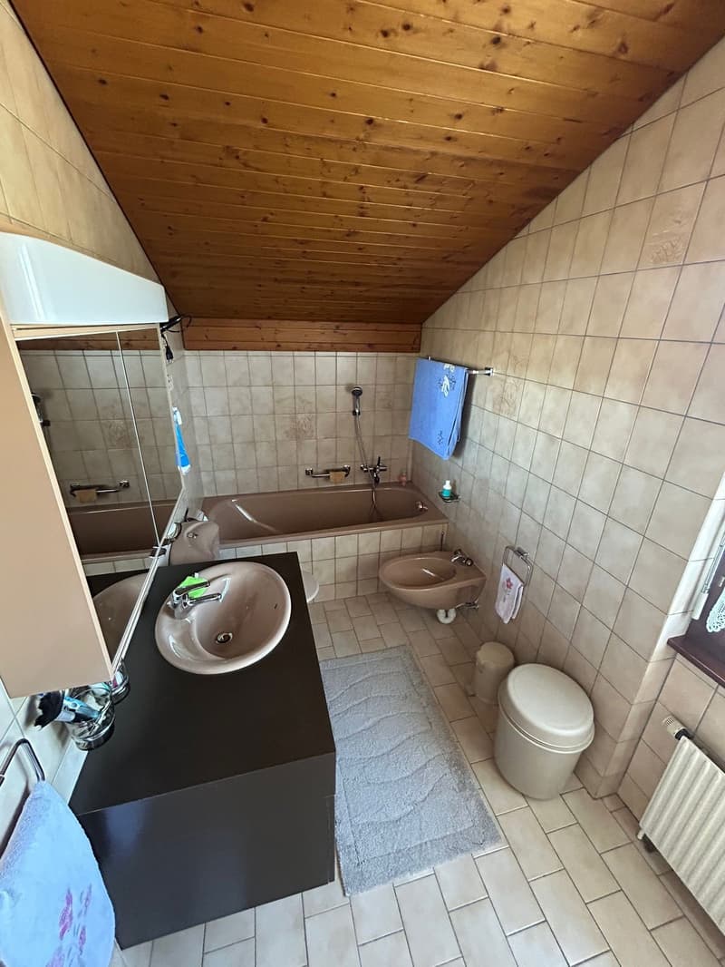 Bright and quiet semi-detached house in Bassecourt – 5 rooms with garage and terrace (15)