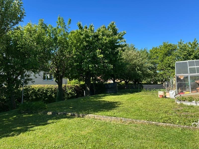 Bright and quiet semi-detached house in Bassecourt – 5 rooms with garage and terrace (4)