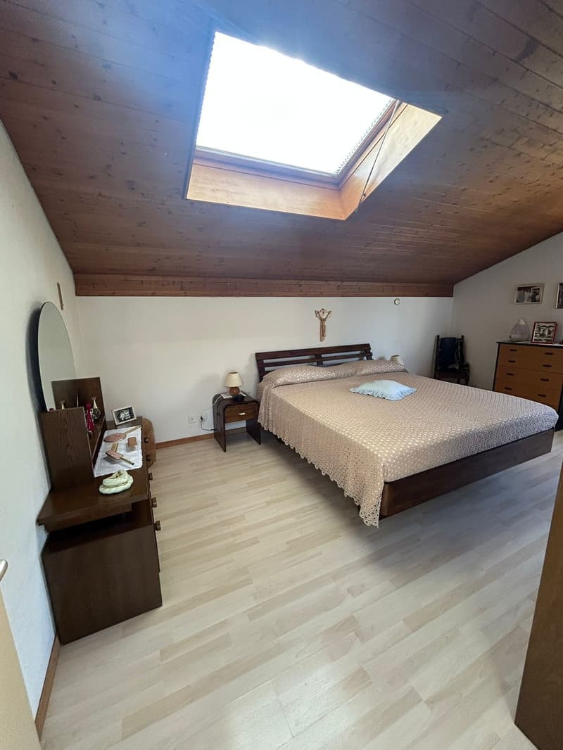 Bright and quiet semi-detached house in Bassecourt – 5 rooms with garage and terrace (12)
