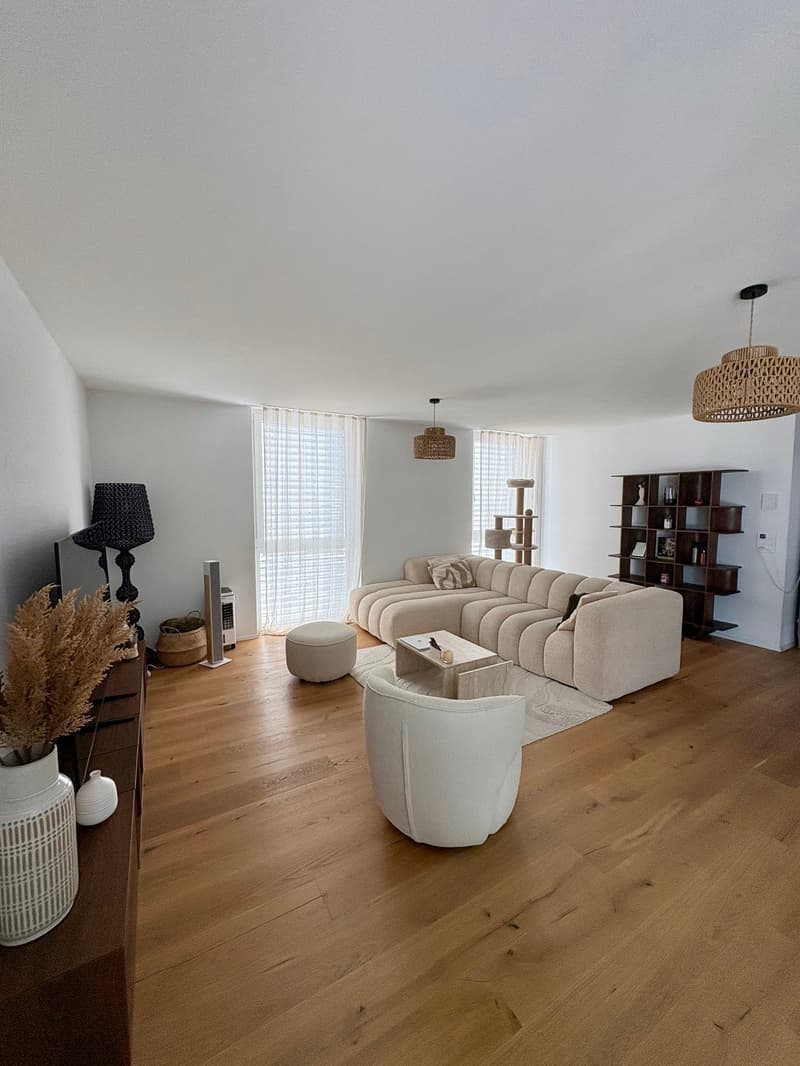 Lumineux appartement de 4.5 pièces à Rossemaison (1)