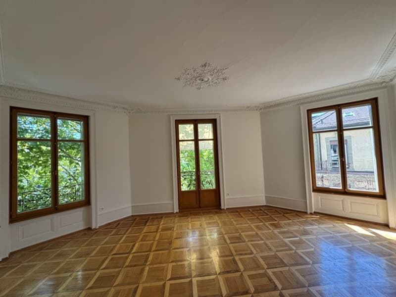 Charmantes 5-Zimmer-Wohnung im Herzen von Lausanne renoviert (3)