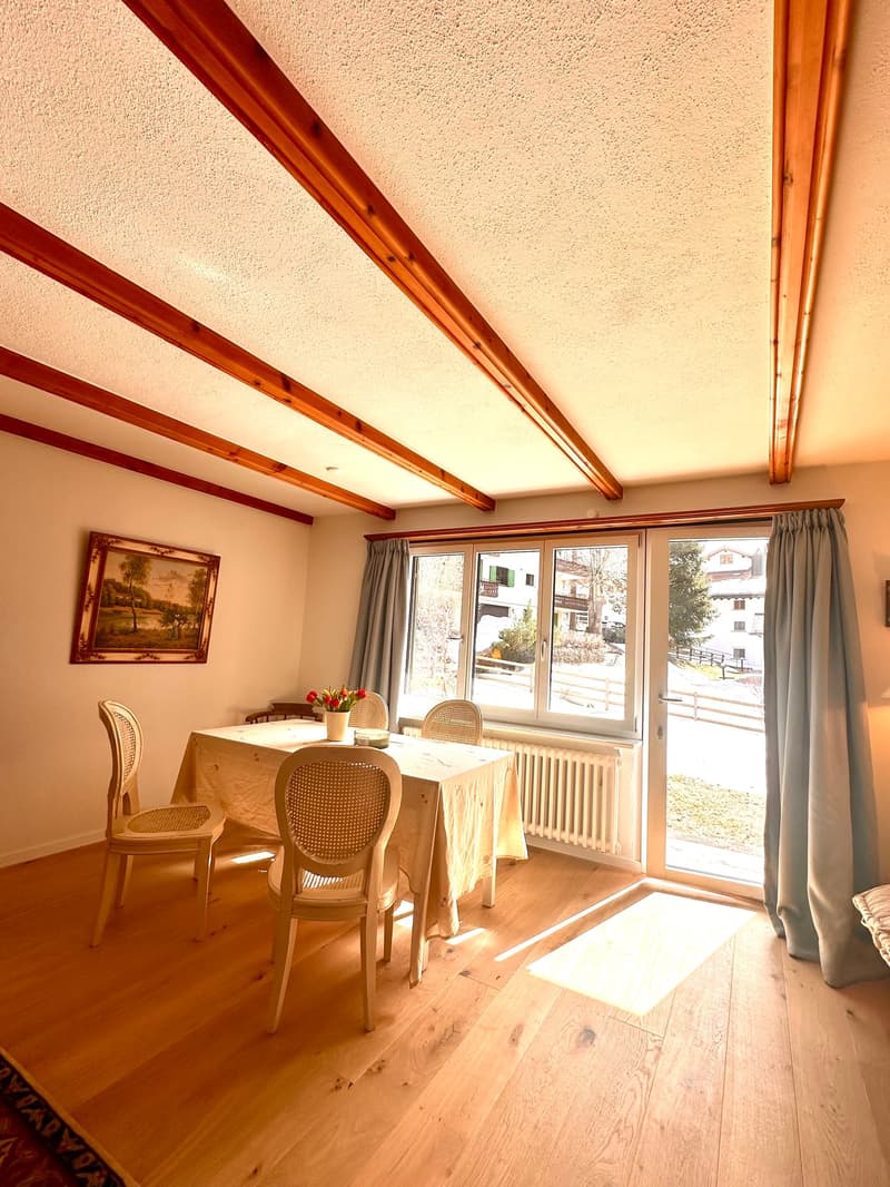 Charmante Ferien-Wohnung in Klosters (2)