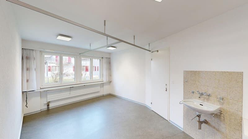 Spazio studio/ufficio luminoso 165 m² con parcheggi a Wünnewil (10)