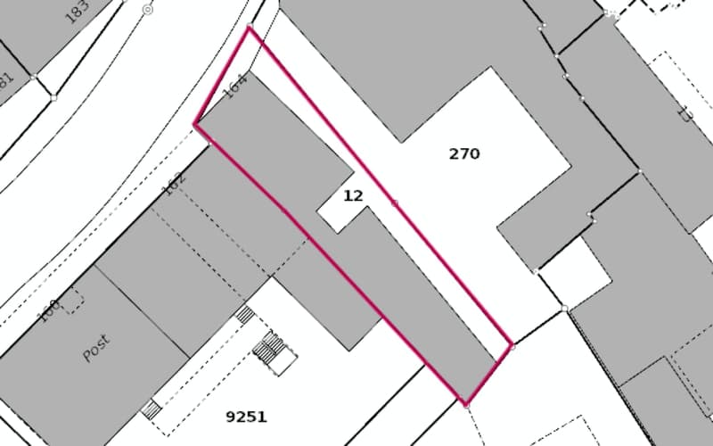 Apartment building with 10 apartments + commercial space, completely renovated, centrally located in Biel (13)