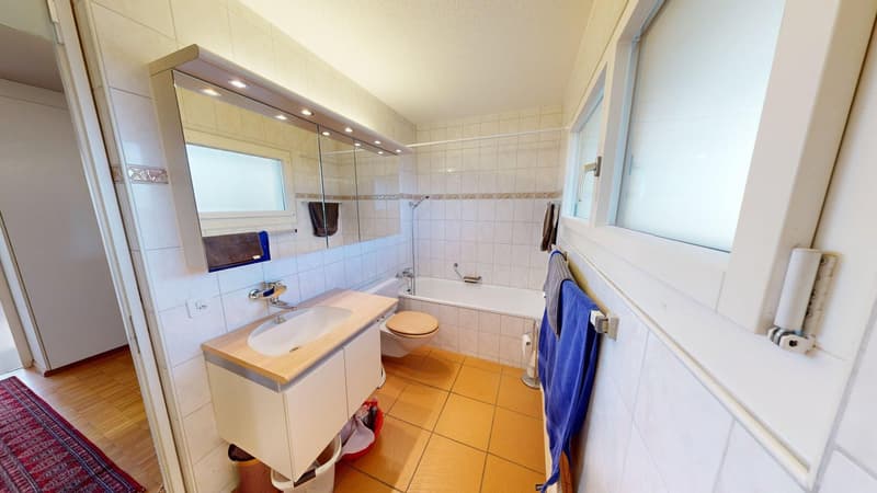 Appartement 5.5 pièces avec 2 balcons, situé au centre de Bern-Bümpliz (10)