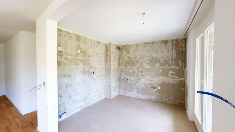 Appartement de 3,5 pièces rénové à Ins avec cuisine et armoires encastrées librement choisies (4)