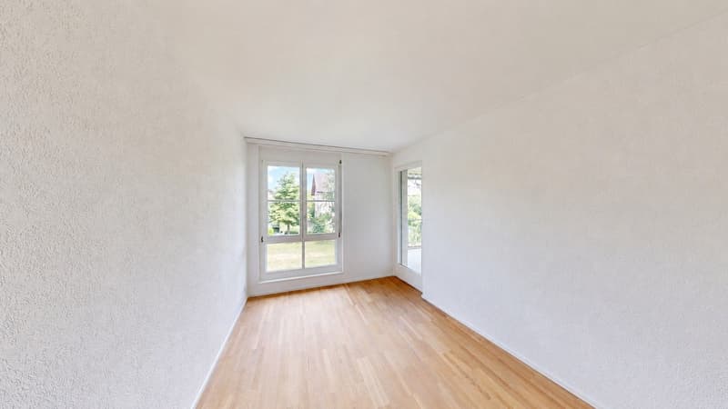Appartement de 3,5 pièces rénové à Ins avec cuisine et armoires encastrées librement choisies (9)