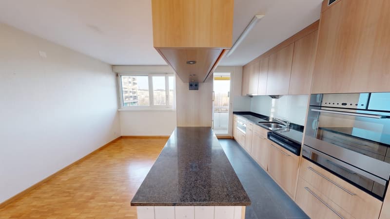 Appartement 5.5 pièces avec 2 balcons, situé au centre de Bern-Bümpliz (3)