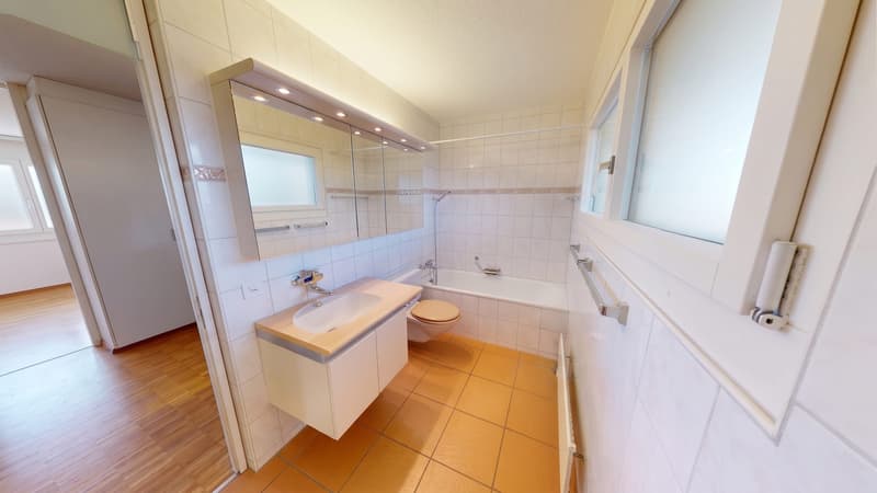Appartement 5.5 pièces avec 2 balcons, situé au centre de Bern-Bümpliz (8)