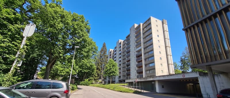 5.5-Zi-Wohnung mit 2 Balkonen, zentral in Bern-Bümpliz (1)