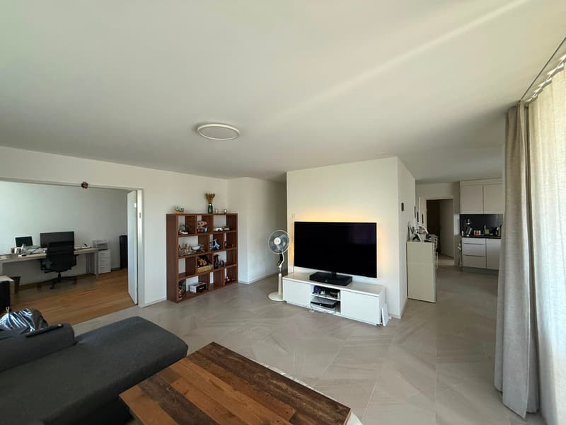 Moderne 3.5-Zimmer-Wohnung mit Balkon in Flamatt mieten (1)