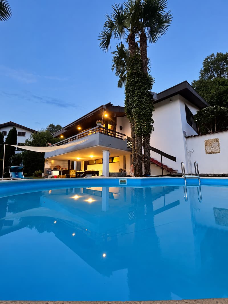 GENTILINO â VILLA CON PISCINA IN POSIZIONE ESCLUSIVA (2)