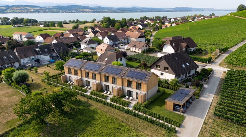 Bauland-Rarität zwischen Weinbergen, See und Broye-Kanal | Rare parcelle à bâtir entre vignobles, lac et canal de la Broye (3)