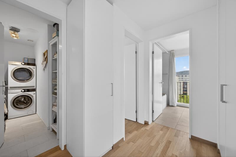 ***RESERVIERT*** BIJOU - 2.5-Zimmer-Attikawohnung vor den Toren Zürichs (6)