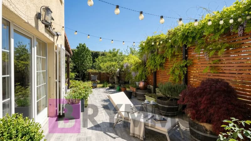 Semi-detached house with 5.5 rooms in the heart of Gland town (1)