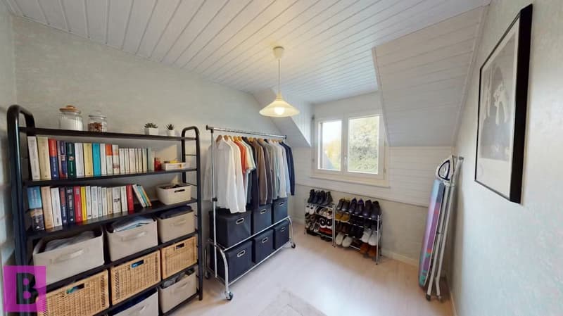 Bright family villa with garden and double garage (12)