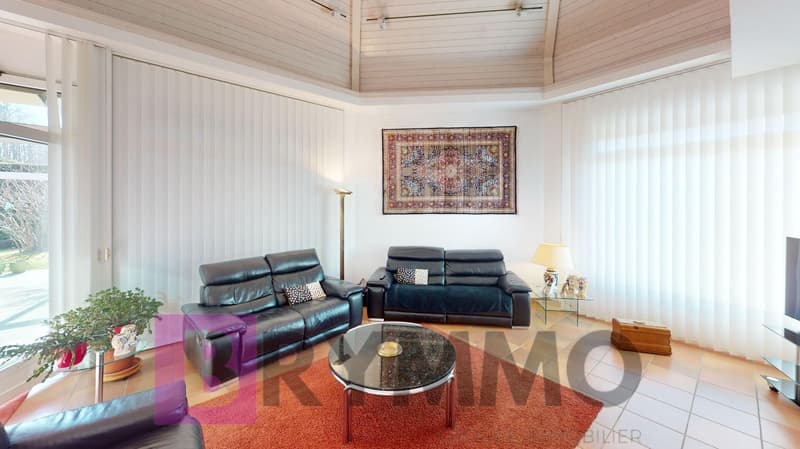 In the heart of Rolle — 5.5-room villa with independent 2-room apartment and swimming pool (8)