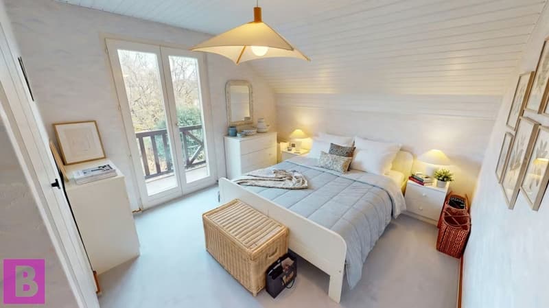 Lumineuse villa familiale avec jardin et double garage (11)